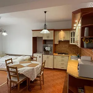 Zoli Apartmanok-anita Kölcsey 34-36 Apartman Hajdúszoboszló