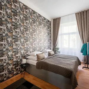 - Karlin Apartman Prága