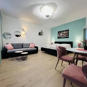 Wf-apartment Westbahnhof Apartment